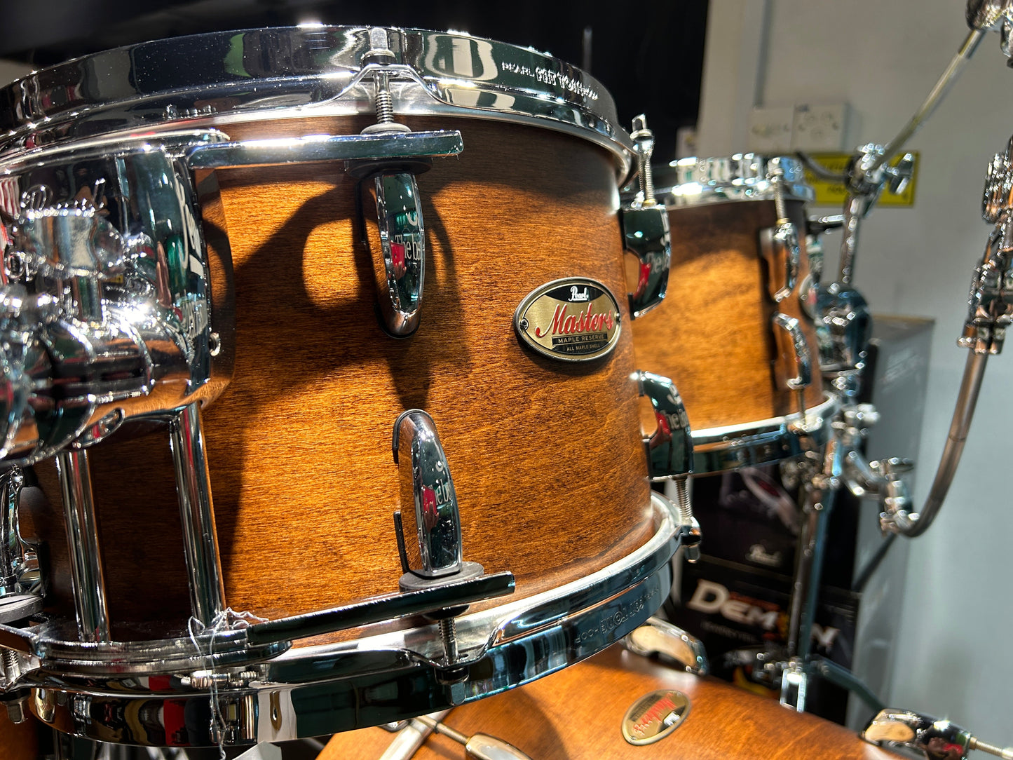 Pearl Drums Masters Maple Reserve in Matte Walnut (20" kick drum) MRV-5-Pc-Complete/C#201