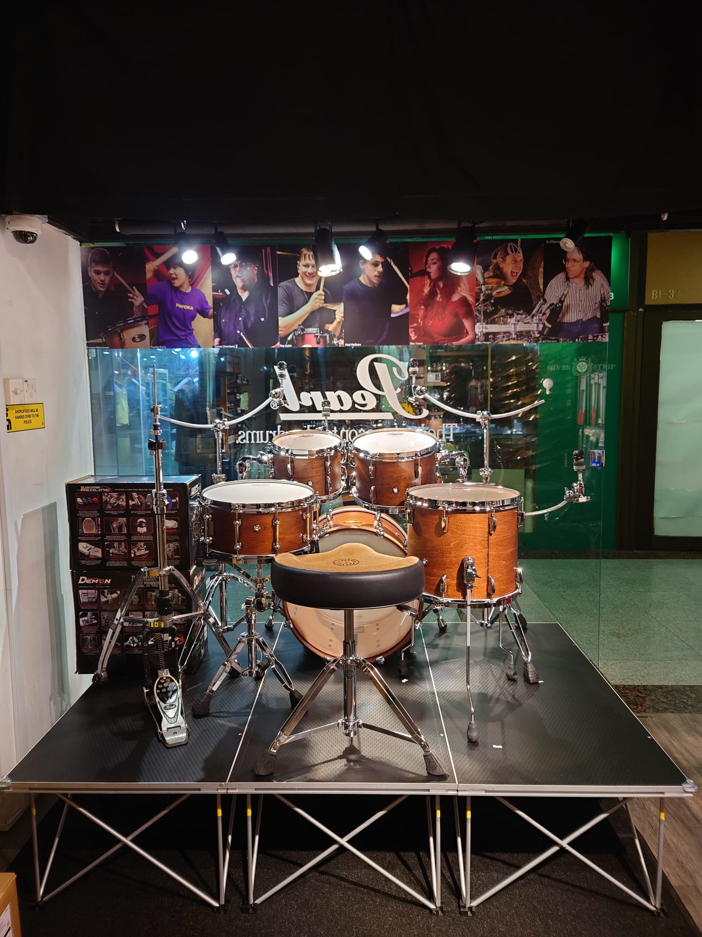 Pearl Drums Masters Maple Reserve in Matte Walnut (20" kick drum) MRV-5-Pc-Complete/C#201