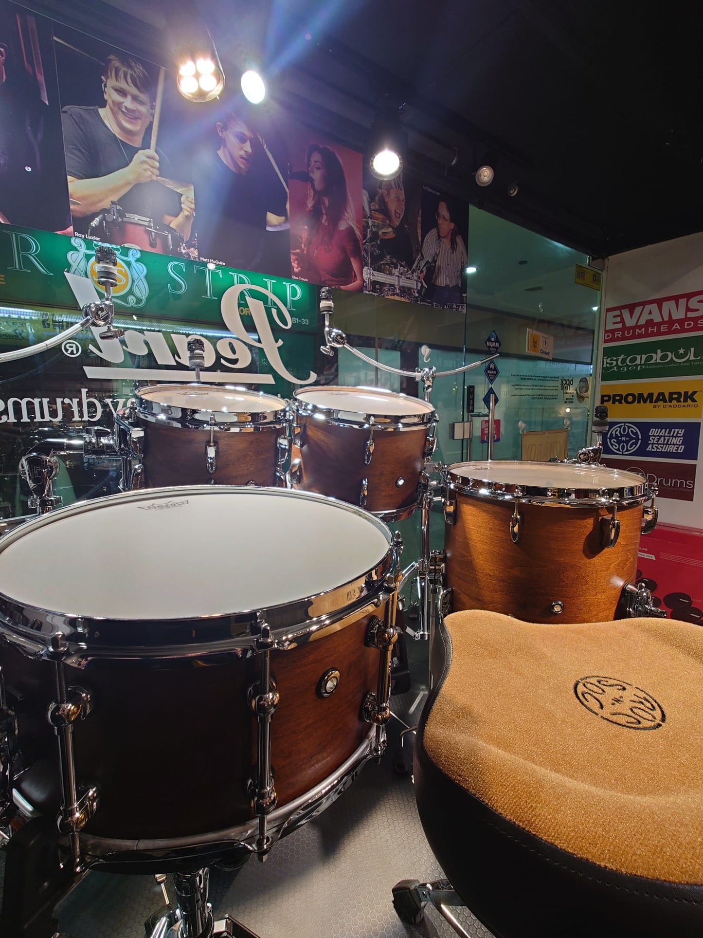 Pearl Drums Masters Maple Reserve in Matte Walnut (20" kick drum) MRV-5-Pc-Complete/C#201